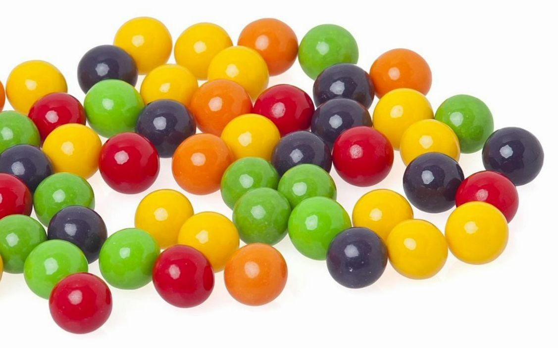 Bombones artesanales con cobertura brillante y acabado perfecto
